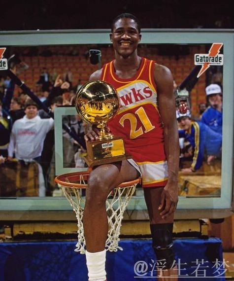 兰德尔妙传中路 麦克丹尼尔斯空中爆扣 兰德尔妙传中路 麦克丹尼尔斯空中爆扣