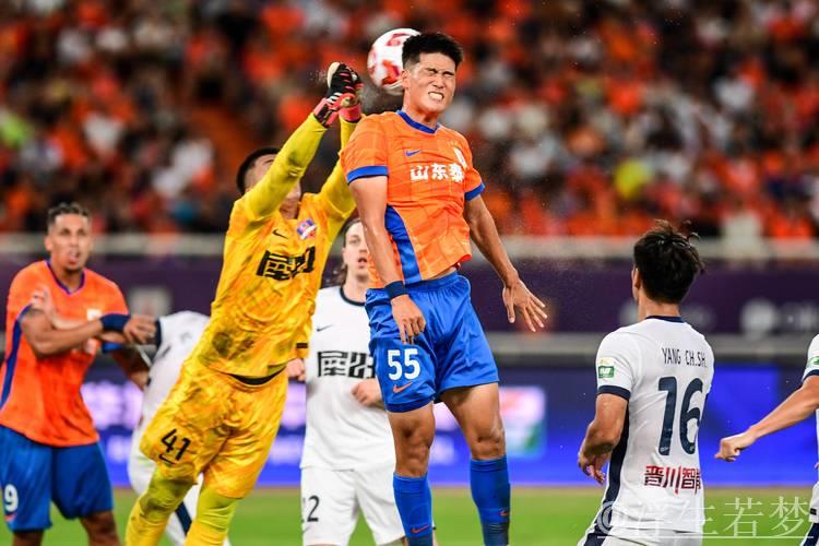 山东泰山压哨制胜力挫梅州客家 山东泰山压哨制胜力挫梅州客家